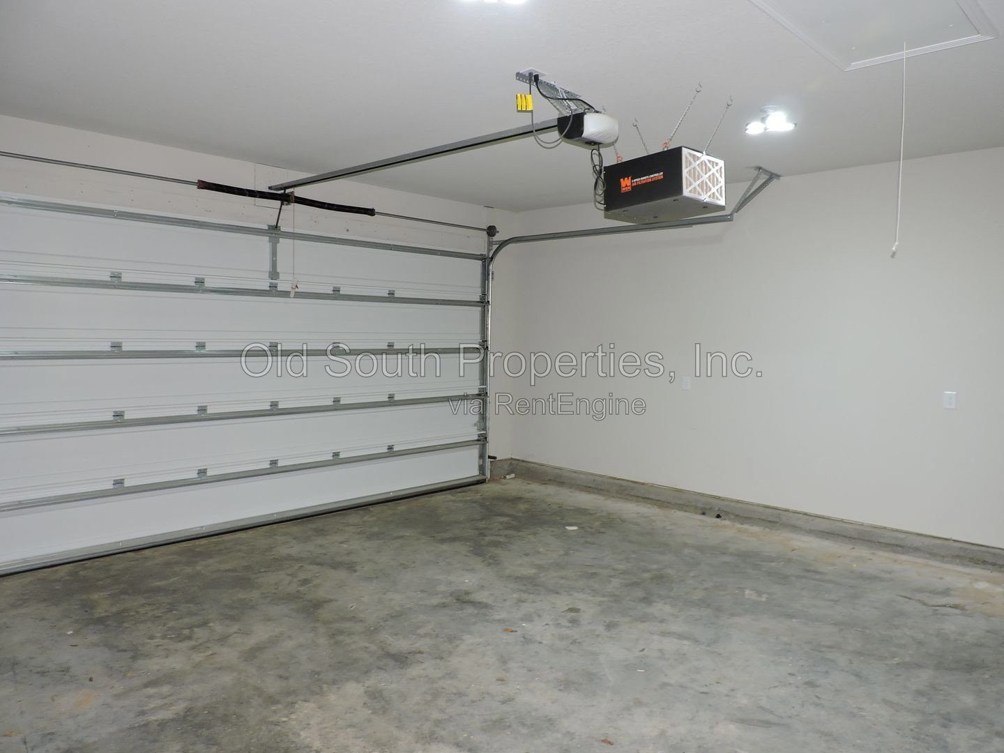 Convenient to schools & shopping! property image