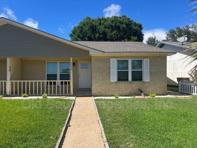 Updated 3 bedroom duplex in Gulf Breeze! property image