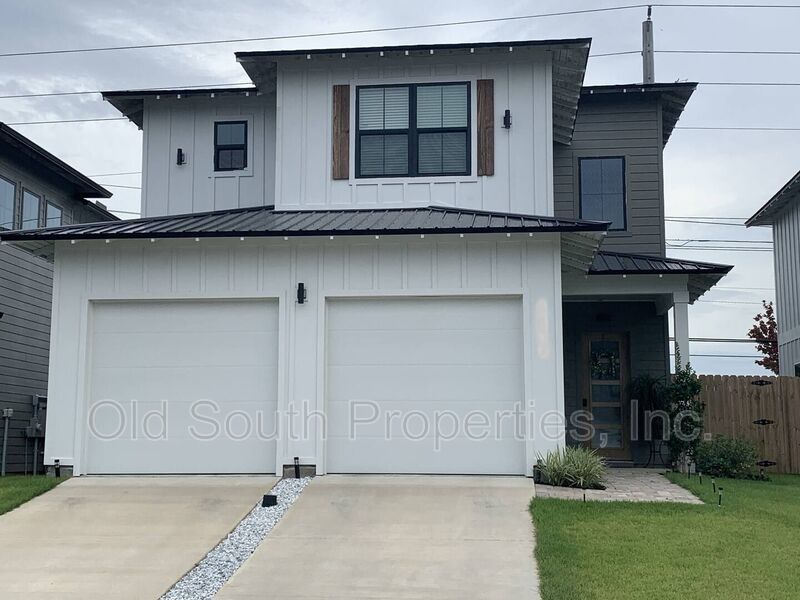 Almost new home located just minutes from the Gulf of Mexico. property image