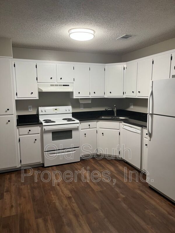Updated condo in Gulf Breeze! property image