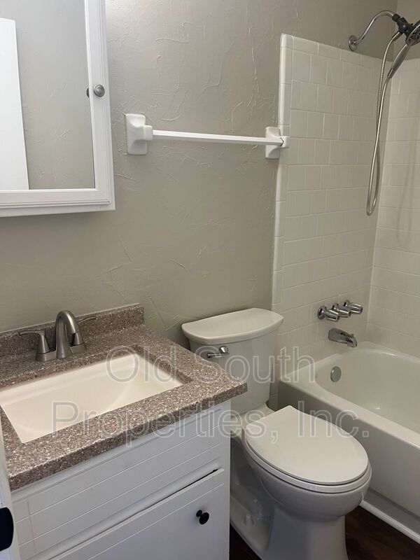 Updated condo in Gulf Breeze! property image