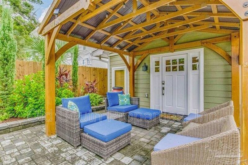 Adorable downtown cottage! property image