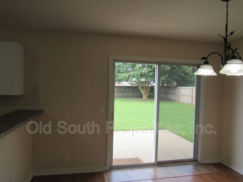 Easy access to bases & shopping! property image