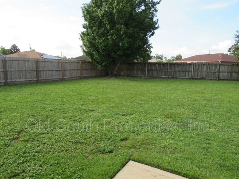 Easy access to bases & shopping! property image