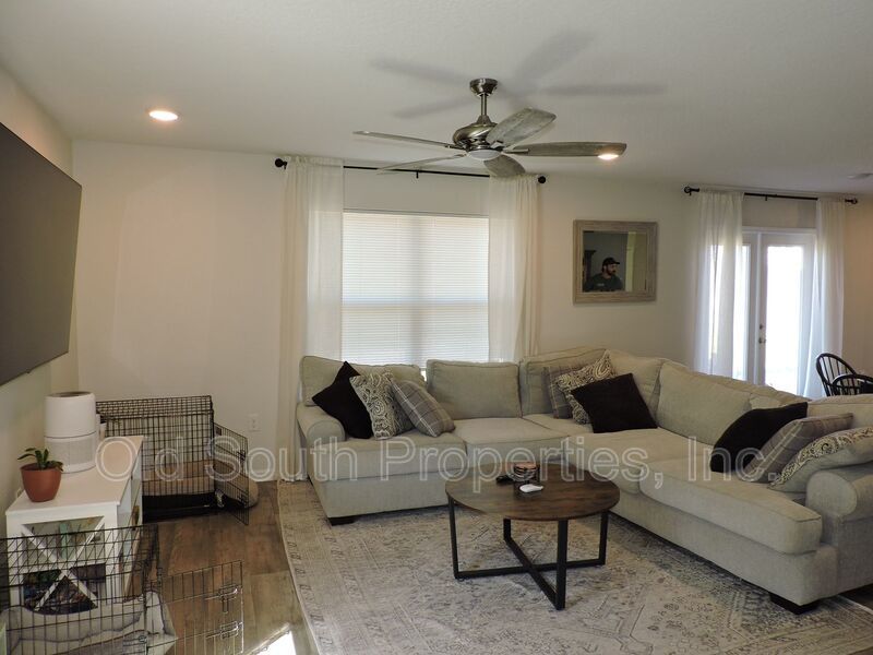 Easy access to Navy Federal complex, shopping & interstate. property image