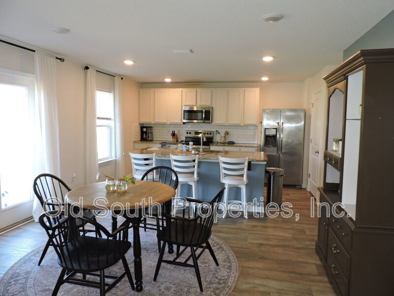 Easy access to Navy Federal complex, shopping & interstate. property image