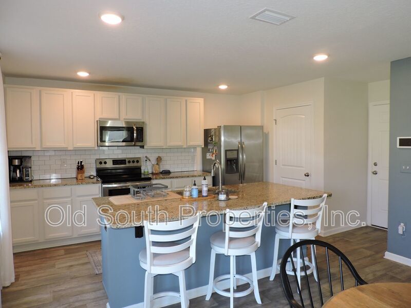 Easy access to Navy Federal complex, shopping & interstate. property image