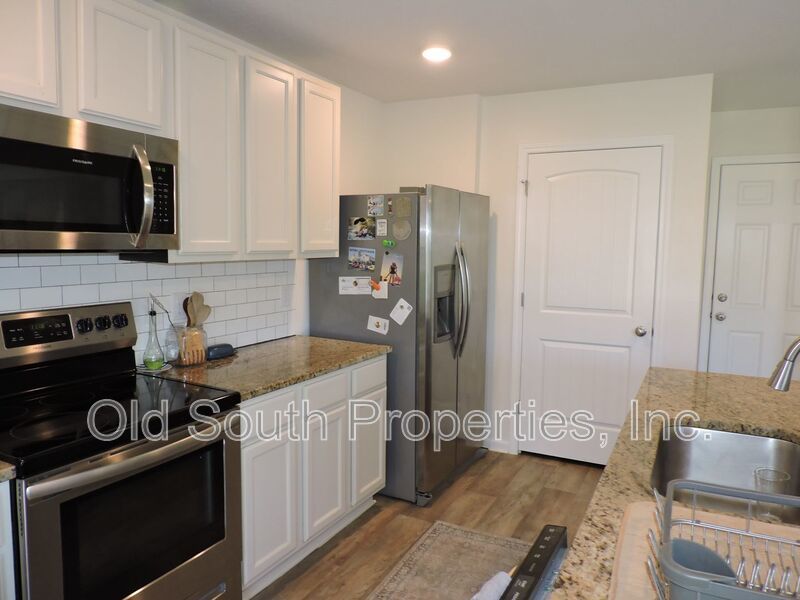 Easy access to Navy Federal complex, shopping & interstate. property image