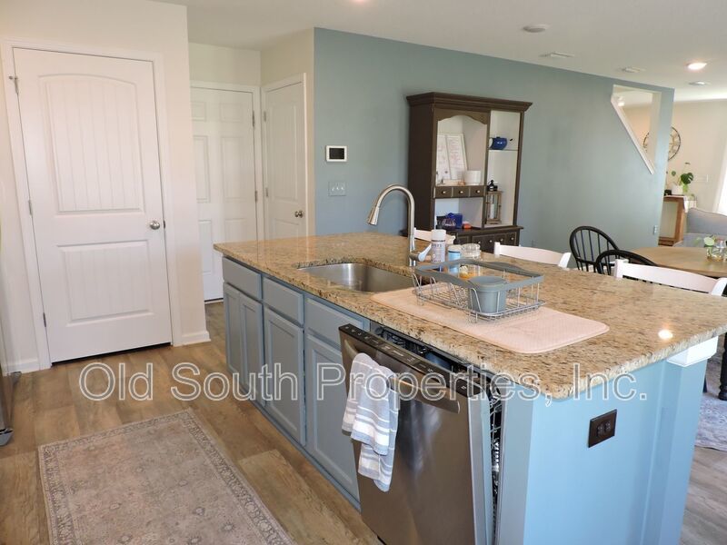 Easy access to Navy Federal complex, shopping & interstate. property image