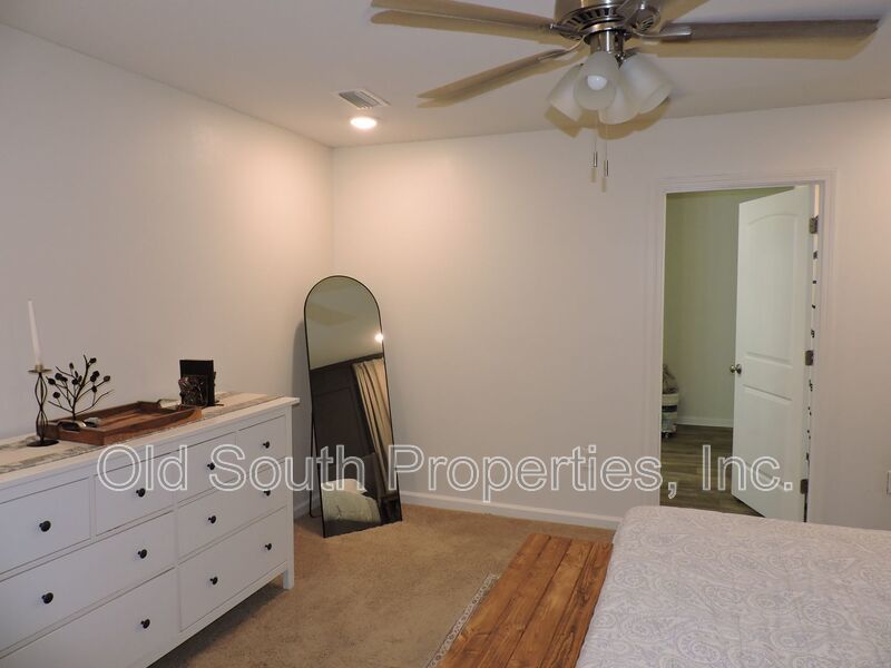 Easy access to Navy Federal complex, shopping & interstate. property image