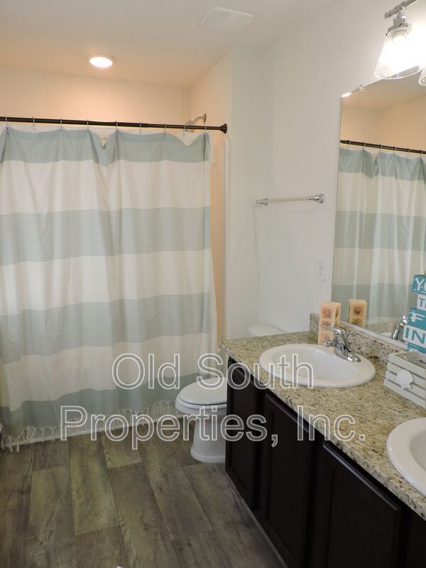 Easy access to Navy Federal complex, shopping & interstate. property image