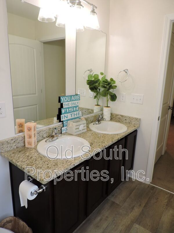 Easy access to Navy Federal complex, shopping & interstate. property image