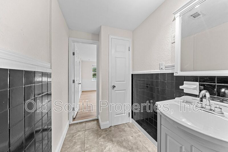 Convenient location! property image