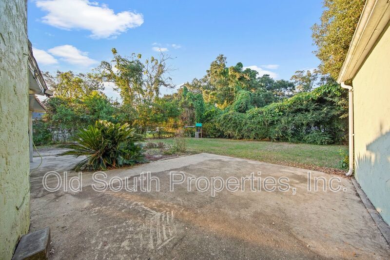 Convenient location! property image
