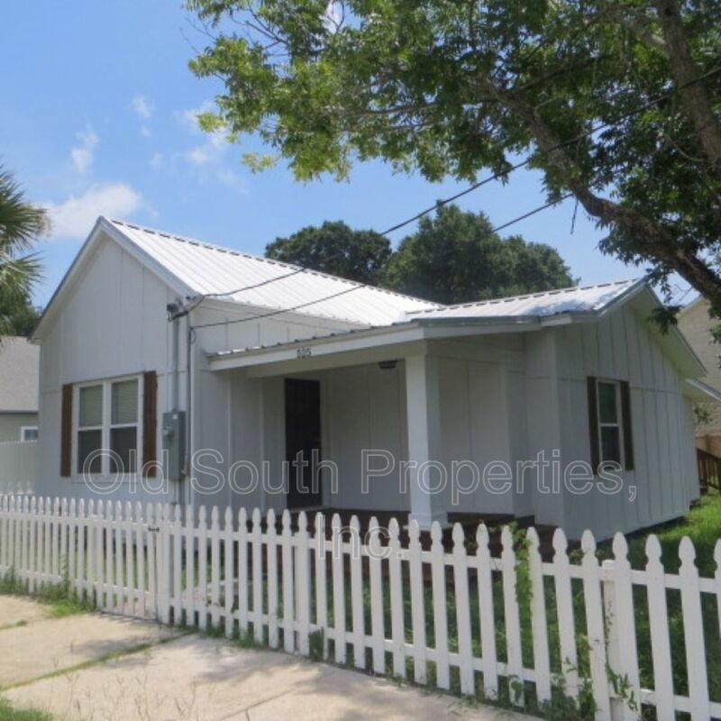 Cute downtown cottage! property image