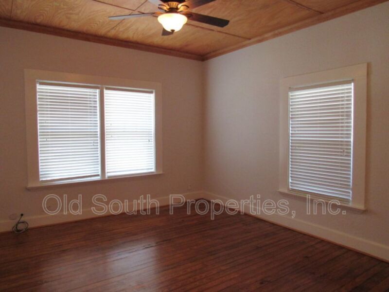 Cute downtown cottage! property image