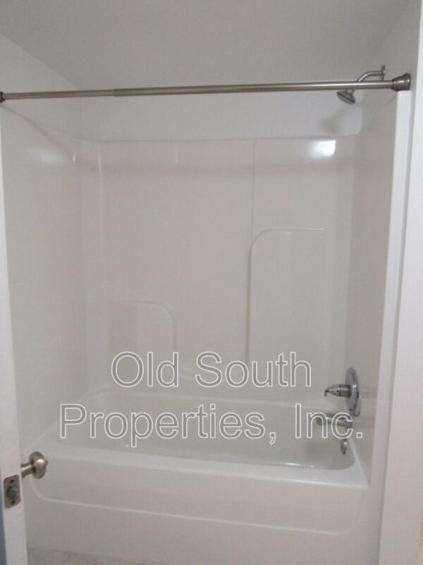 Cute downtown cottage! property image