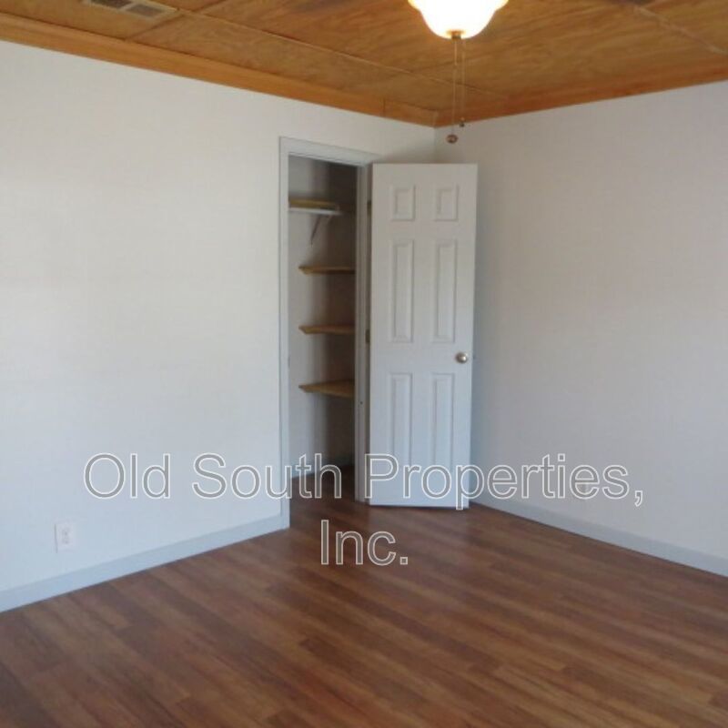 Cute downtown cottage! property image