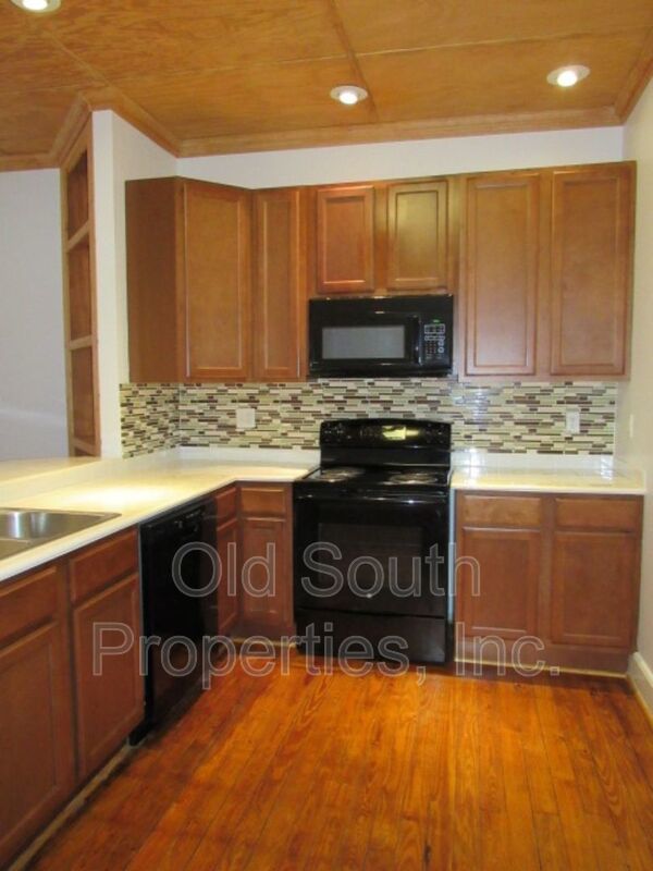 Cute downtown cottage! property image