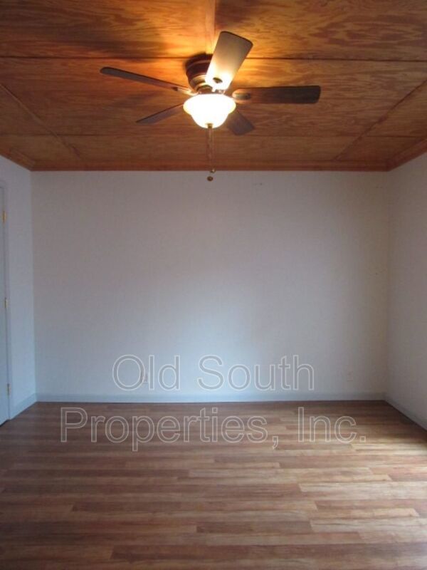 Cute downtown cottage! property image