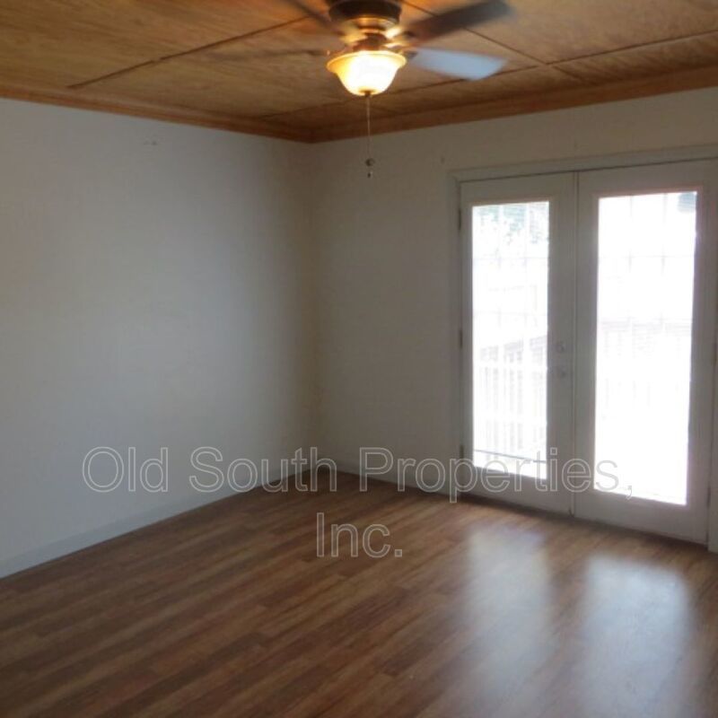 Cute downtown cottage! property image