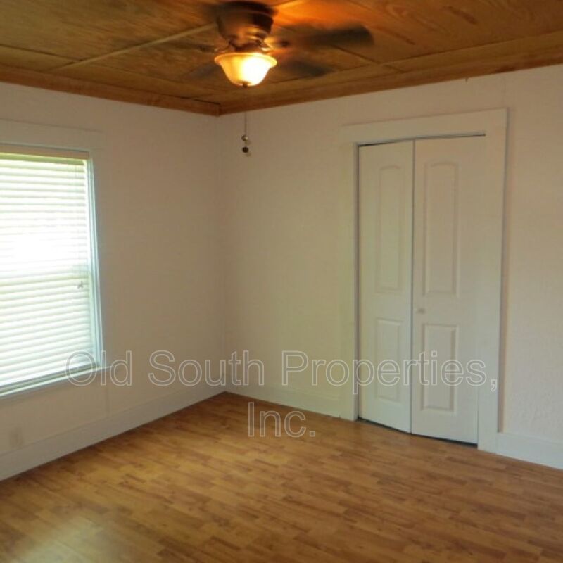 Cute downtown cottage! property image