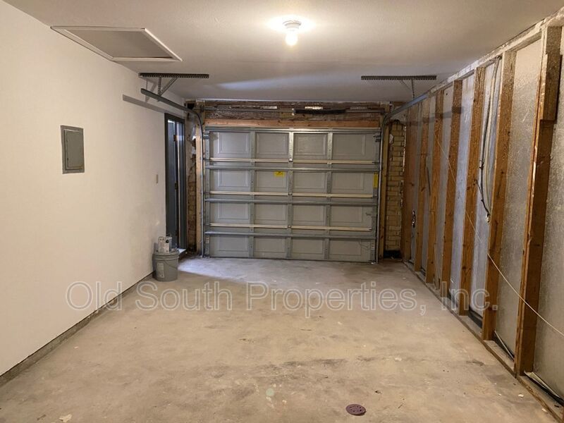 Convenient westside location! property image