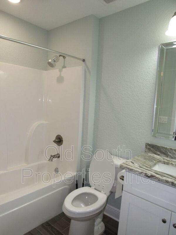 Convenient to I-10 & shopping! property image
