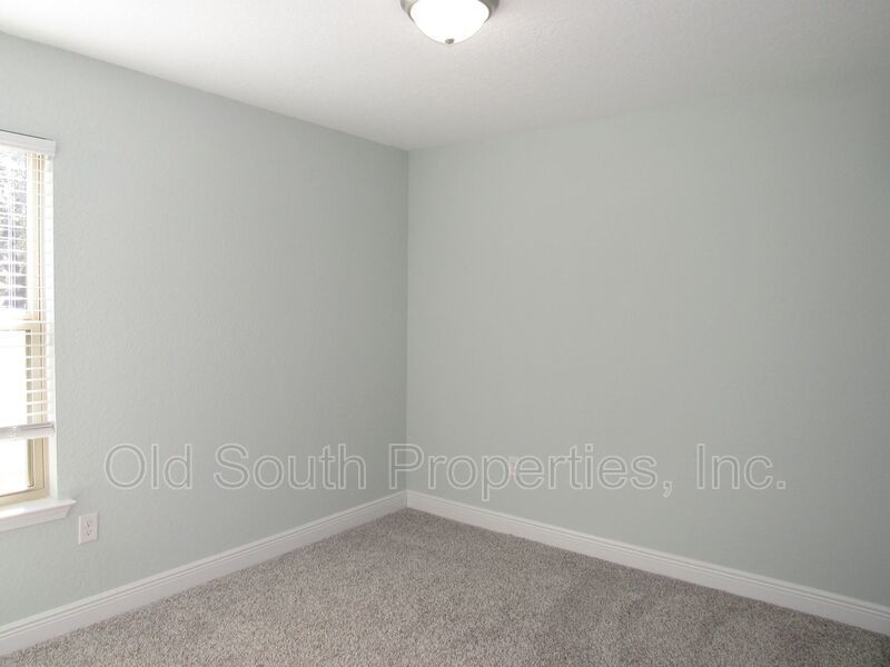 Convenient to I-10 & shopping! property image
