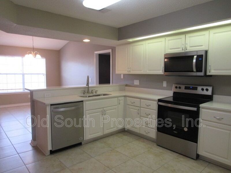 Easy access to Pensacola NAS & Perdido Key! property image
