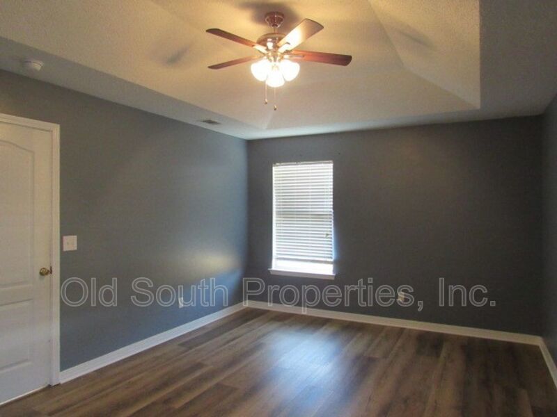Easy access to Pensacola NAS & Perdido Key! property image
