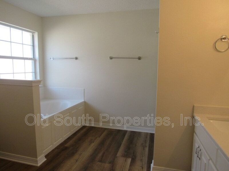 Easy access to Pensacola NAS & Perdido Key! property image