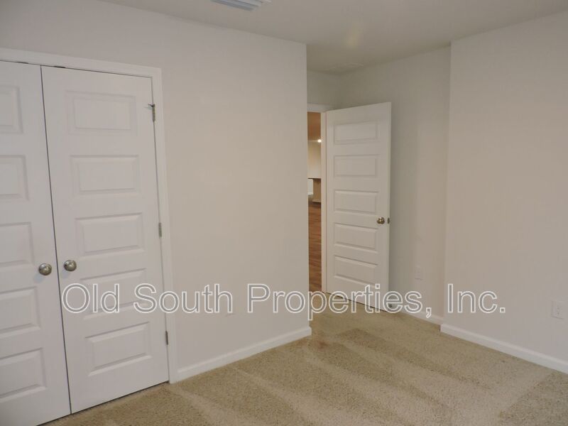 Convenient to I-10, shopping & Navy Federal complex! property image