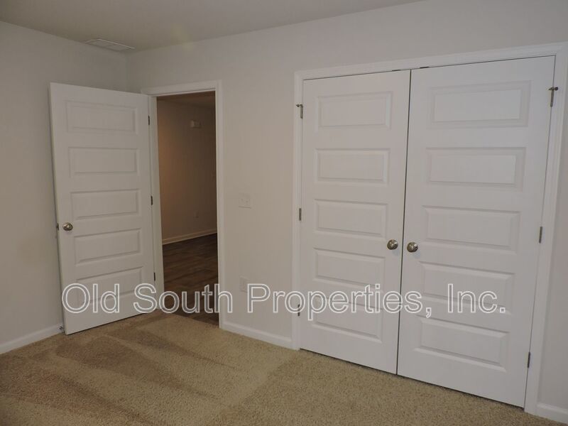 Convenient to I-10, shopping & Navy Federal complex! property image