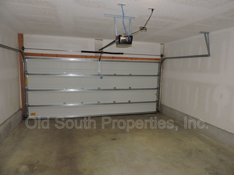 Convenient to I-10, shopping & Navy Federal complex! property image