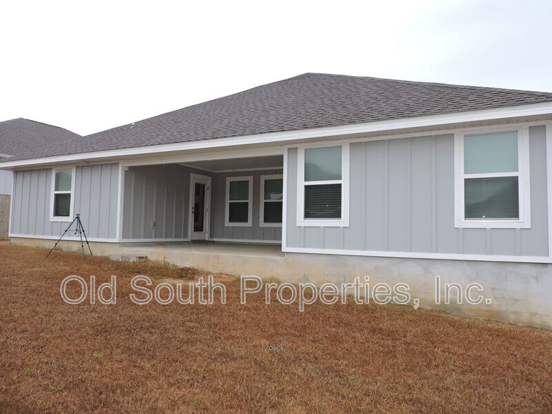 Convenient to I-10, shopping & Navy Federal complex! property image