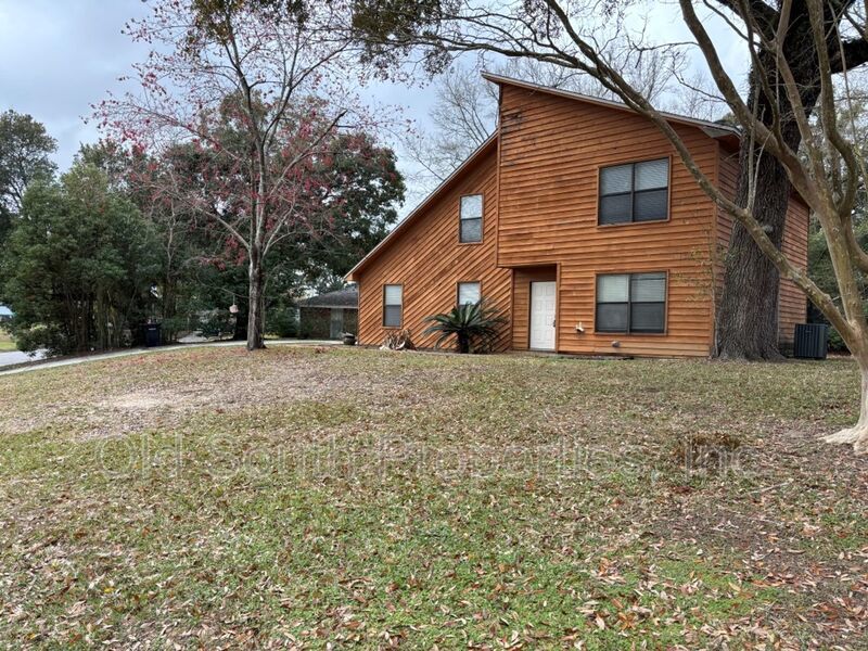 Convenient Northeast location! property image