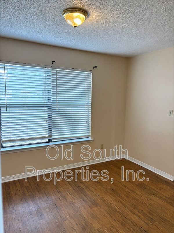 Convenient Northeast location! property image