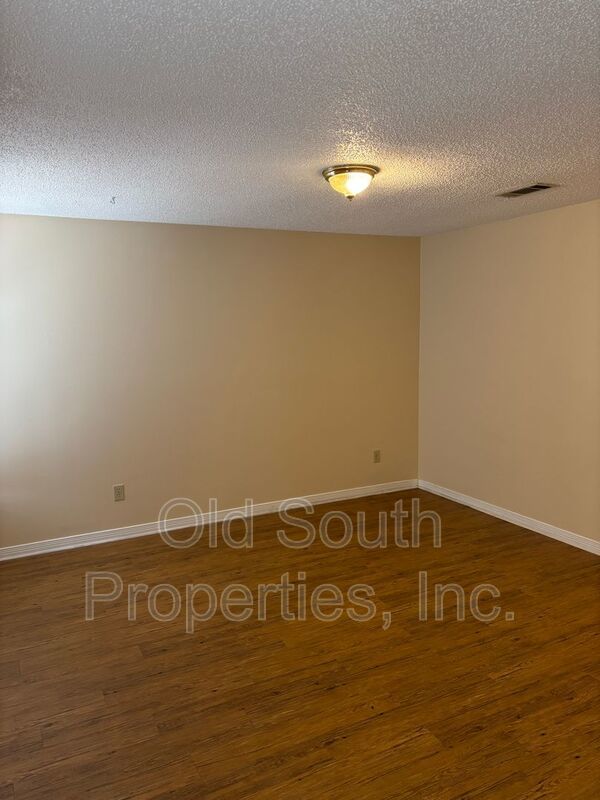 Convenient Northeast location! property image