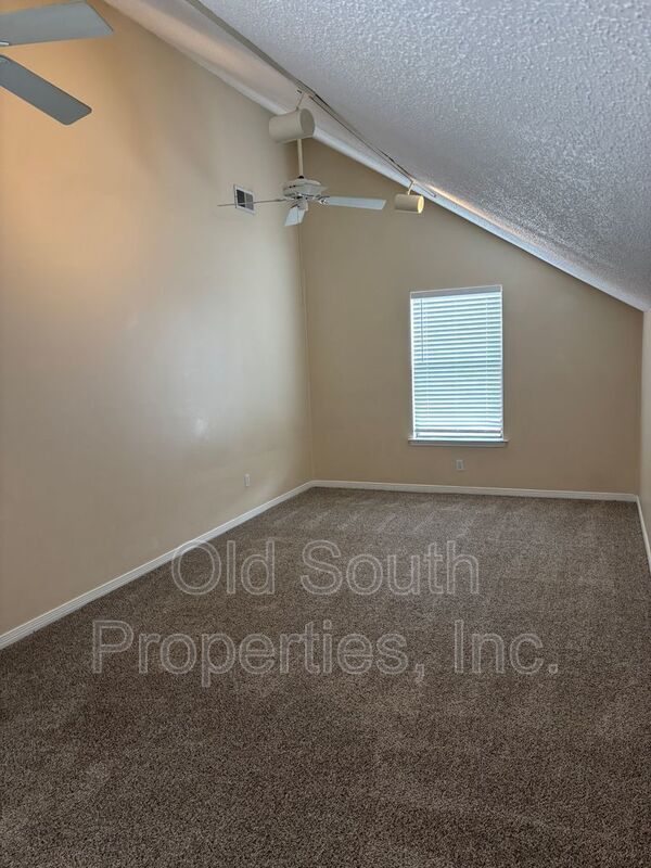 Convenient Northeast location! property image