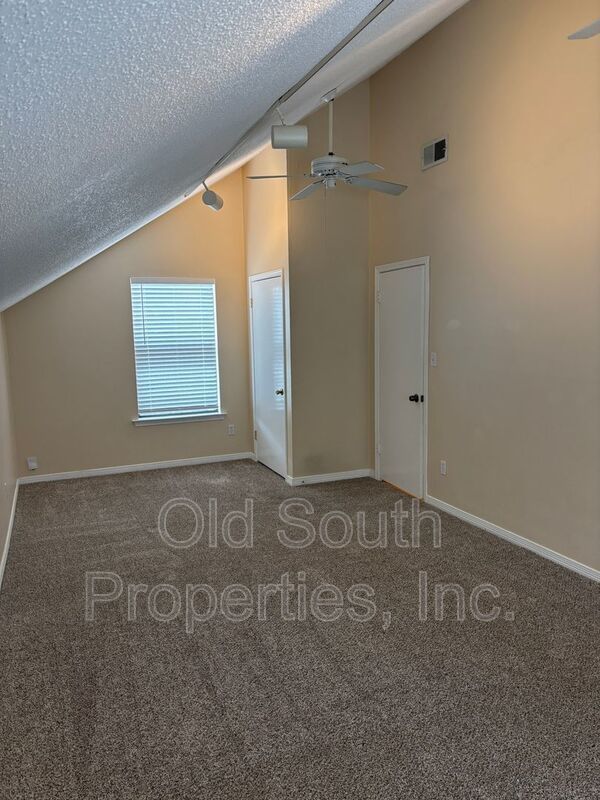 Convenient Northeast location! property image