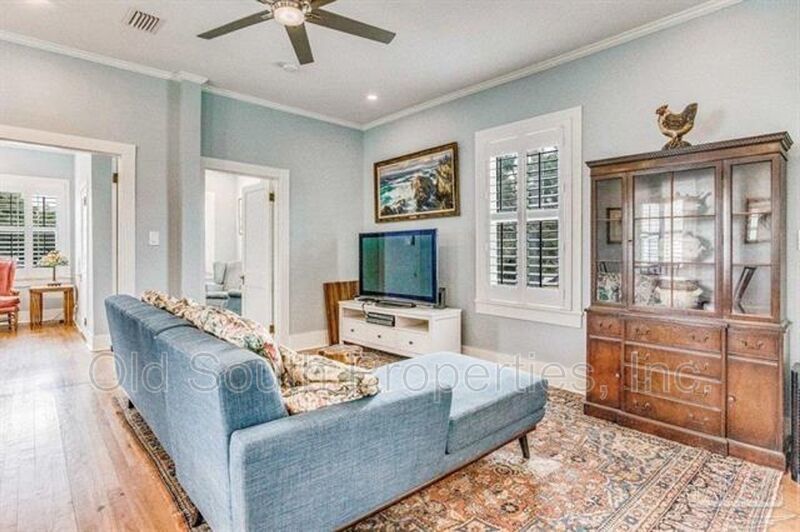 Only minutes to downtown Pensacola! property image