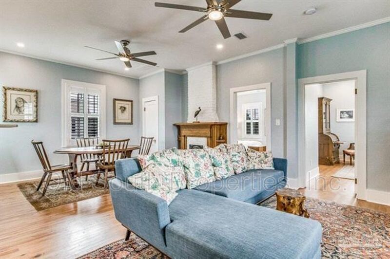 Only minutes to downtown Pensacola! property image