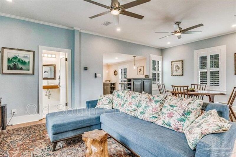 Only minutes to downtown Pensacola! property image