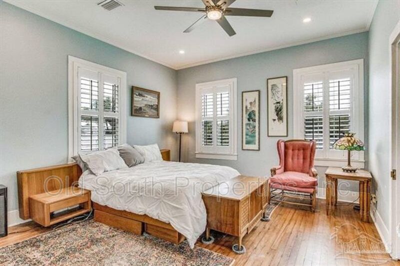 Only minutes to downtown Pensacola! property image