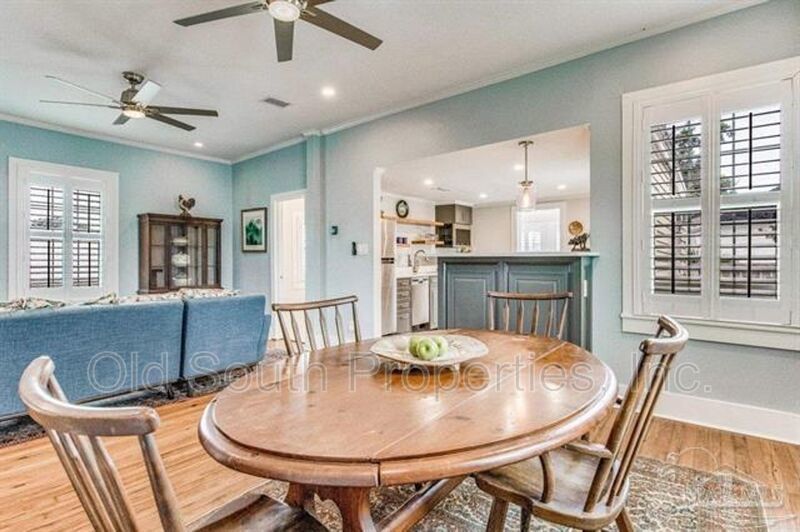 Only minutes to downtown Pensacola! property image