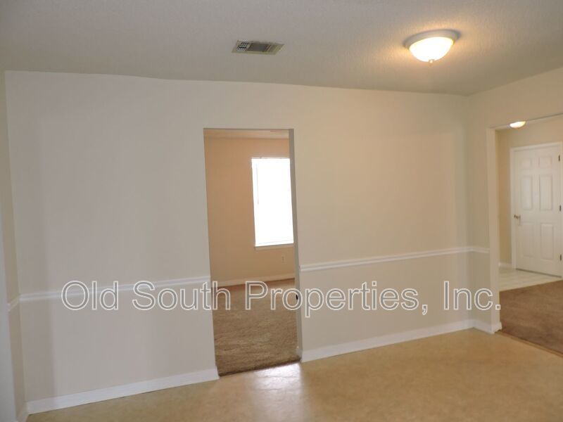 Convenient to NAS & Corry! property image