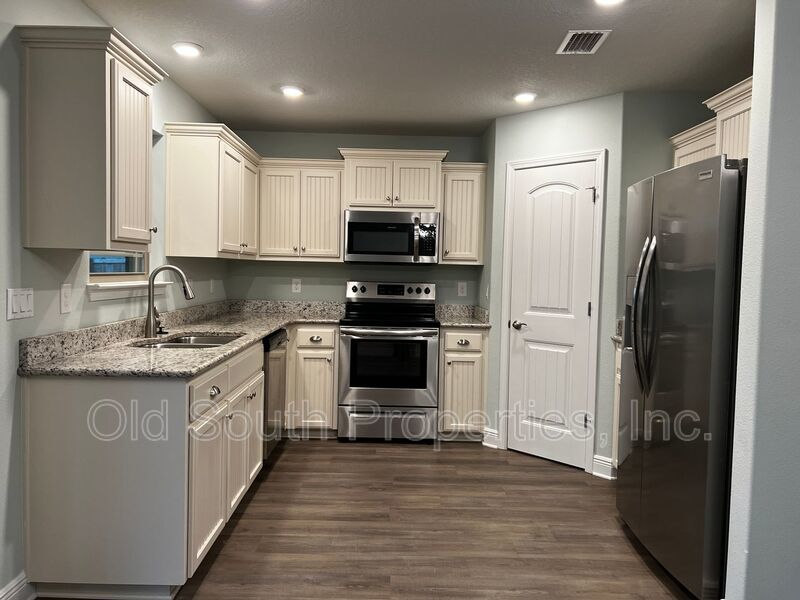 Beautiful home in Pace! property image