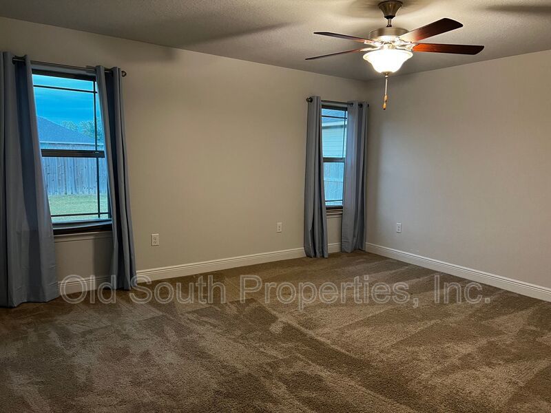 Beautiful home in Pace! property image