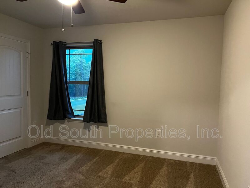 Beautiful home in Pace! property image